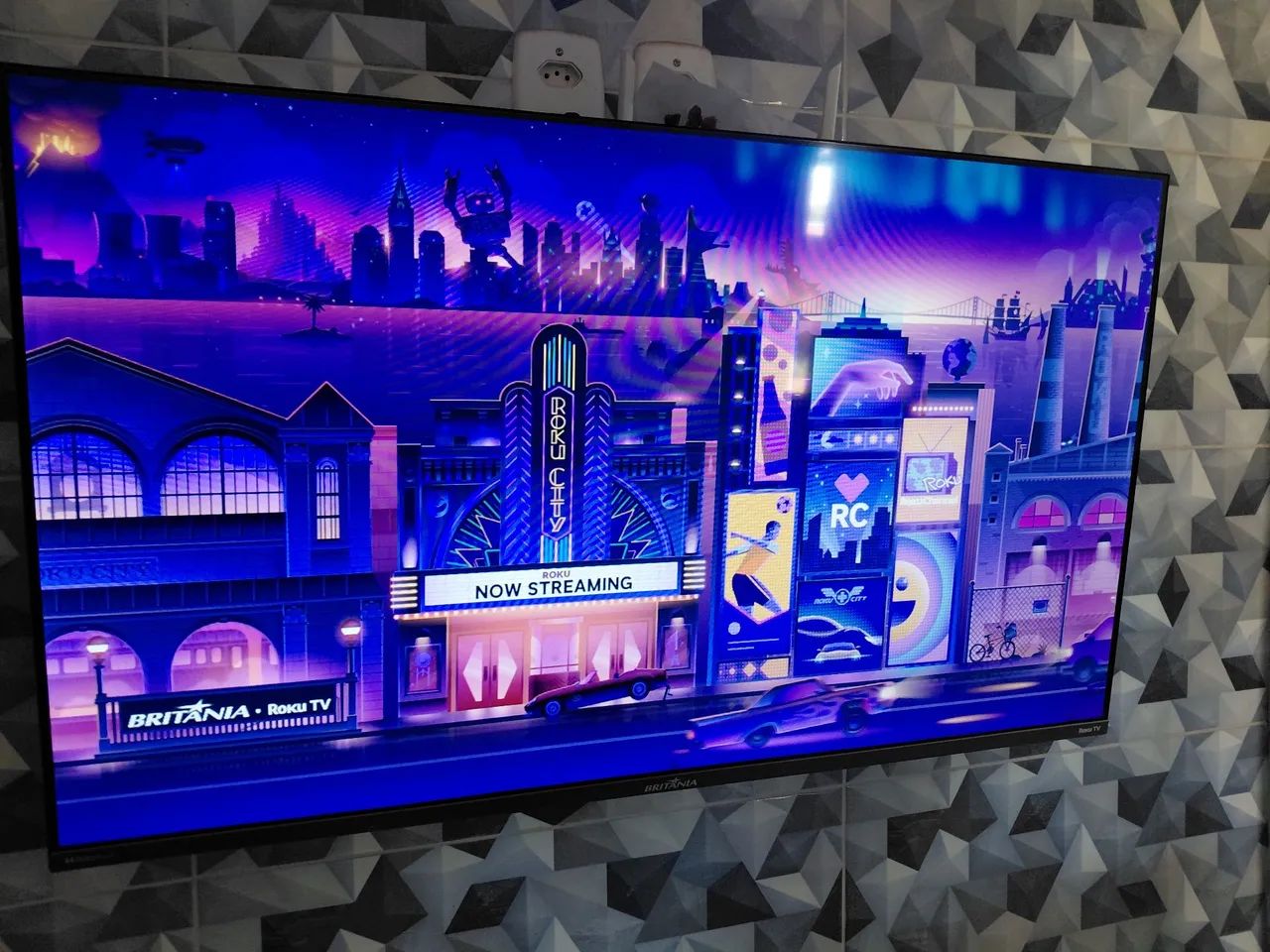 TV Britânia Roku 43? - Perfeita, funcionando 100%!