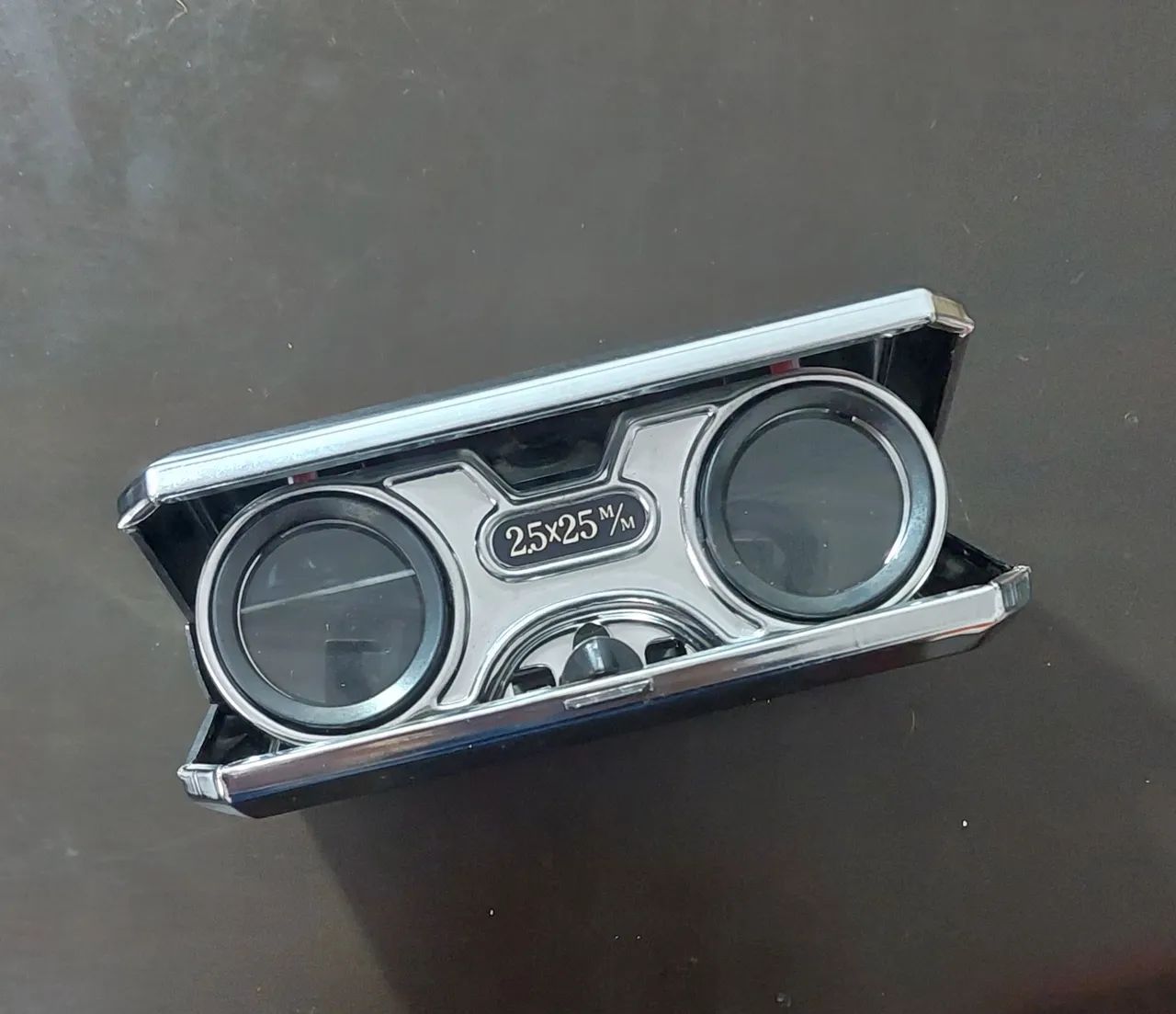 Binóculo de bolso antigo (vintage) - Foto 2