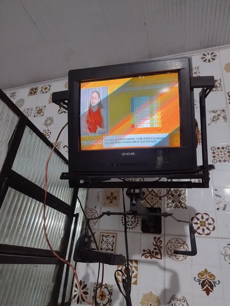 Tv com suporte - Foto 3