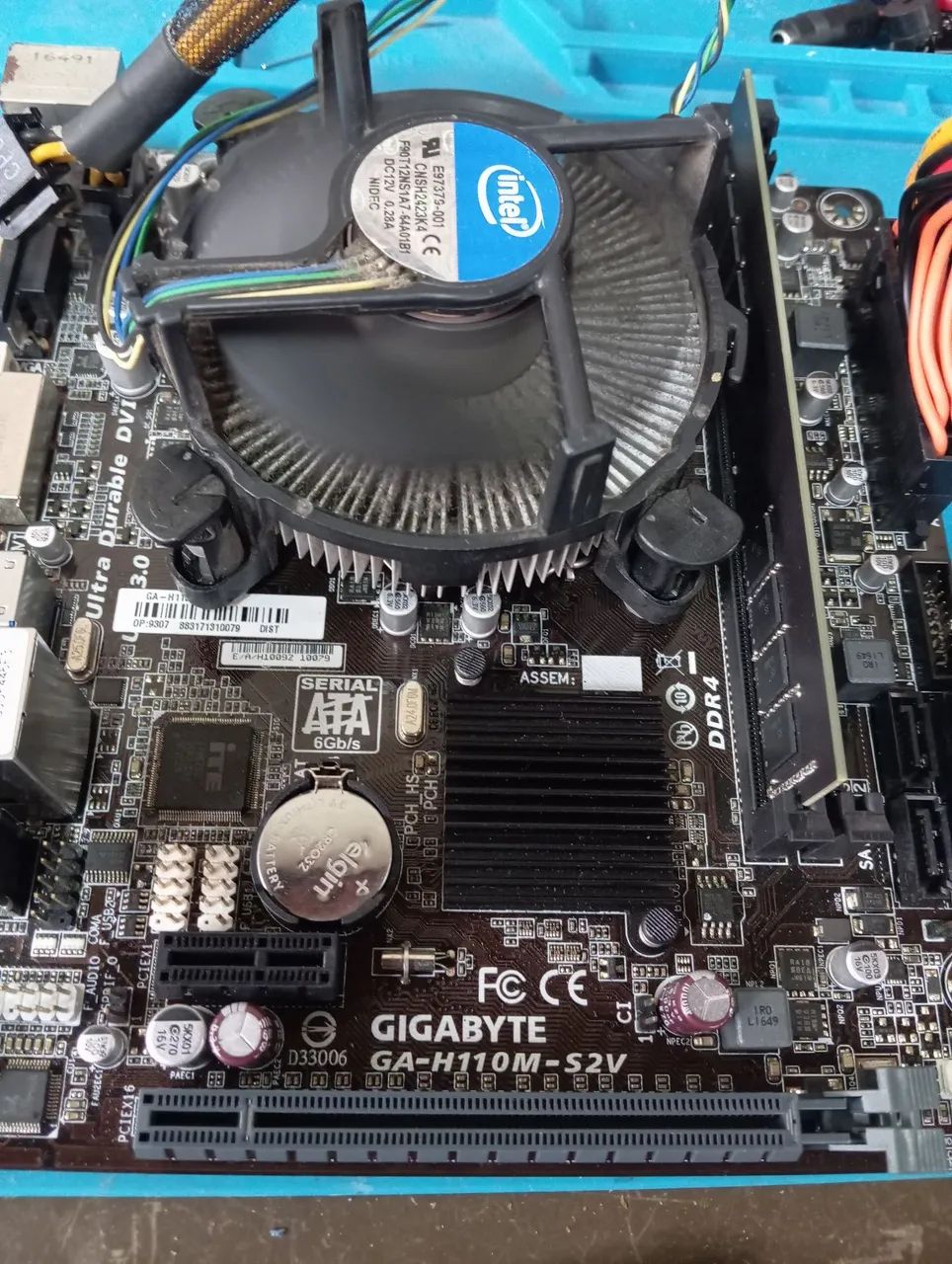 Placa Mãe Gigabyte H110M + i3 6100 S/Espelho (LEIA) - Foto 4