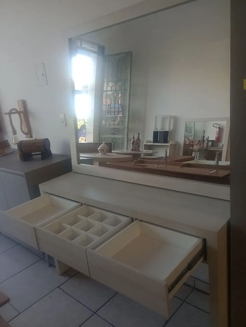 Penteadeira com espelho e 3 gavetas - Foto 5