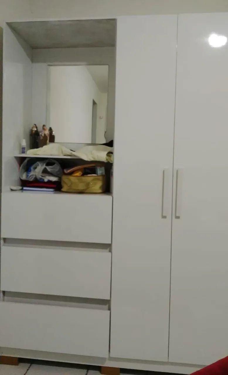 Guarda roupa pequeno 