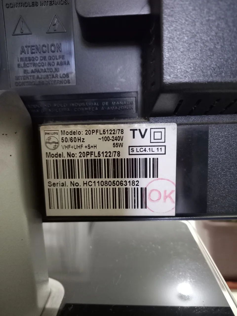 TV  SLD PHILIPS em bom estado de uso  - Foto 4
