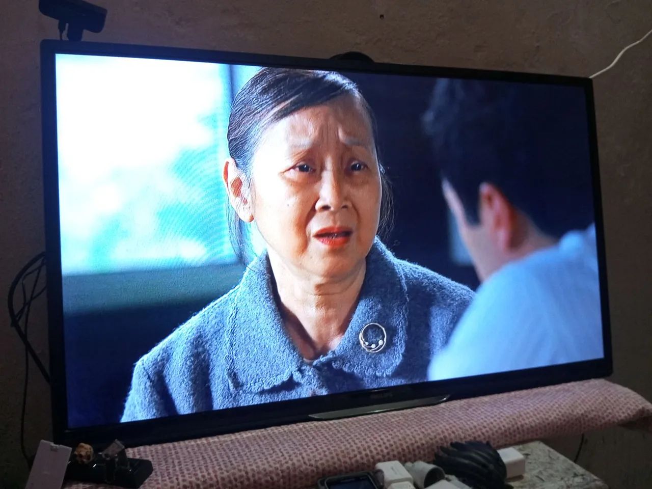 Tv philips 42" mais Roku premiere  - Foto 2
