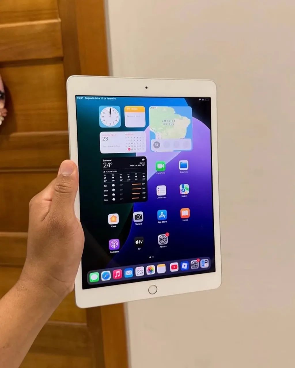iPad 7ª Geração - Com Capa e Caneta - Impecável - Foto 2