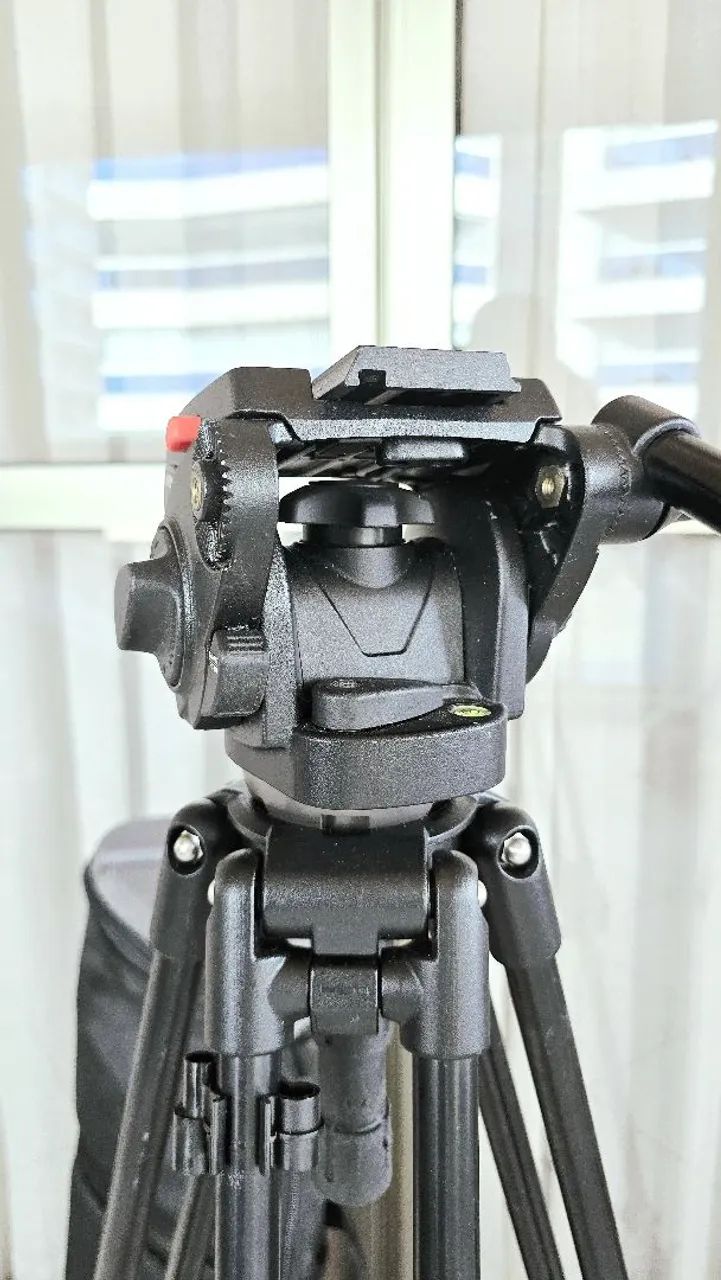Tripé Manfrotto 351MVB2, com Cabeça 501HDV e Bag Original.  - Foto 4