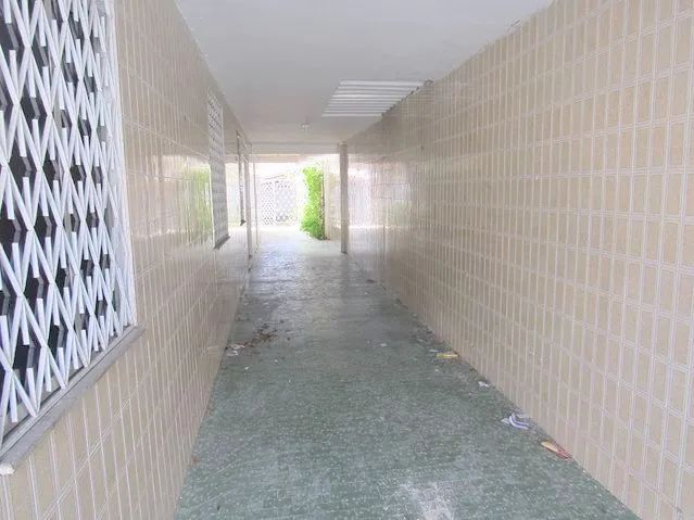 Casa para Alugar no Centro com 8 Quartos e Quintal - Foto 2