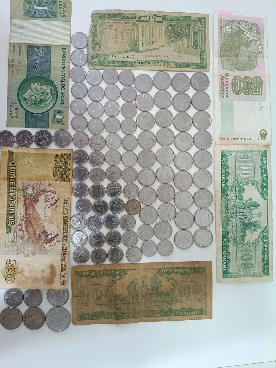 Grupo de 88 Moedas e 6 Cédulas Colecionador  - Foto 4