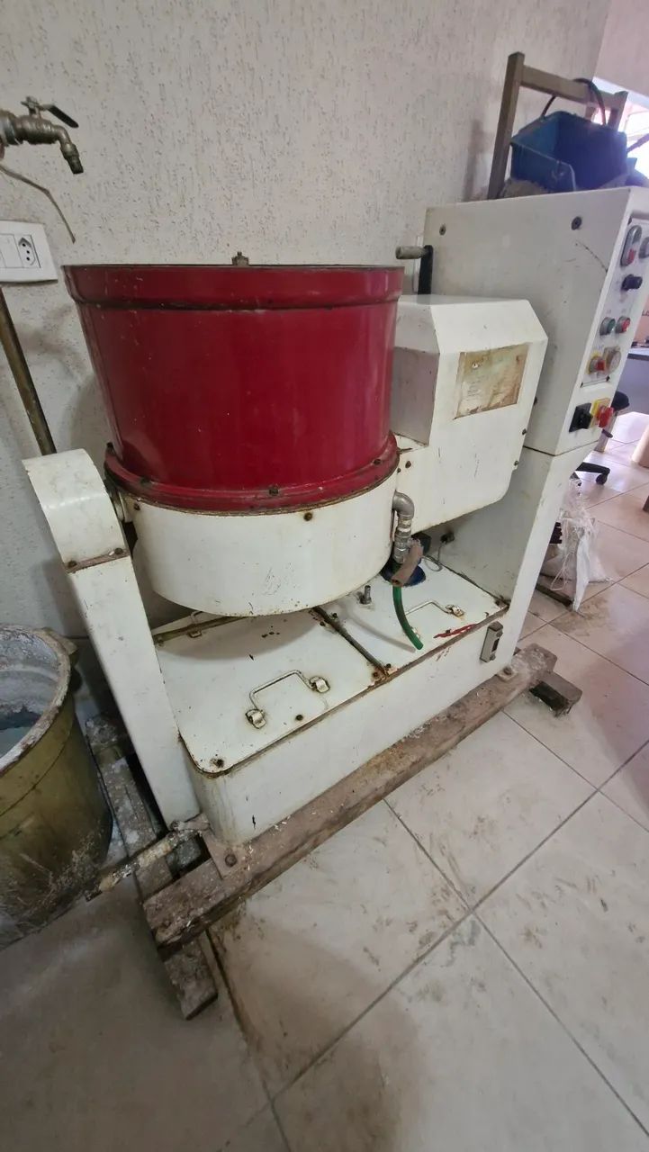 Vendo turbo acabamento capacidade 30 litros. - Foto 3