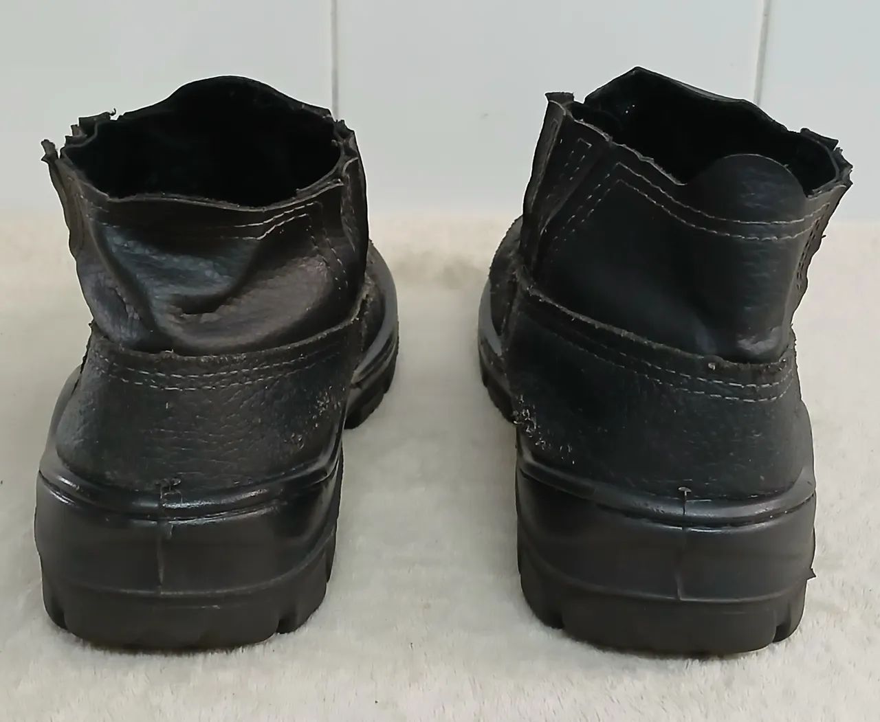 Bota de Segurança EPI Couro Imbiseg Preta Tamanho 41<br> - Foto 4