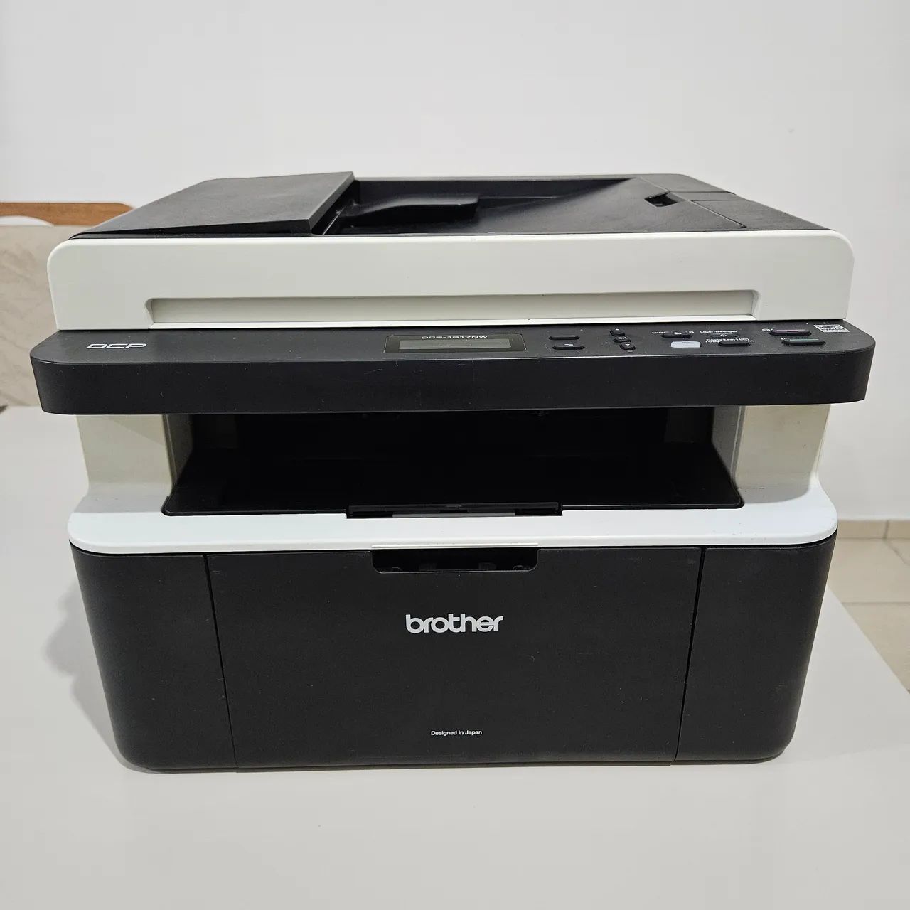 Impressora multifuncional monocromática Brother DCP DCP-1617NW