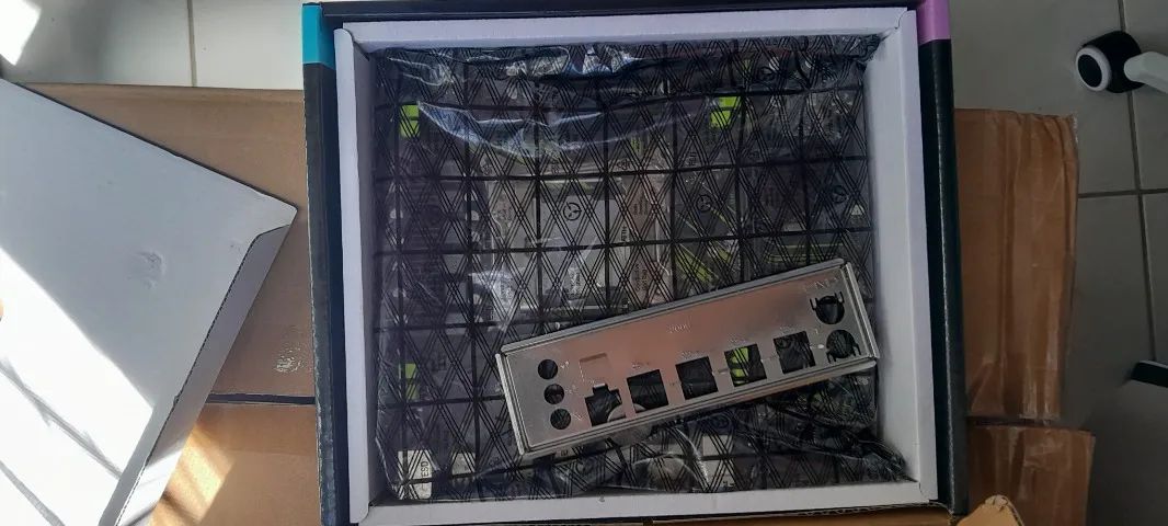 Xeon e5 2680v4 + placa mãe Machinist X99 PR9(com defeito)
