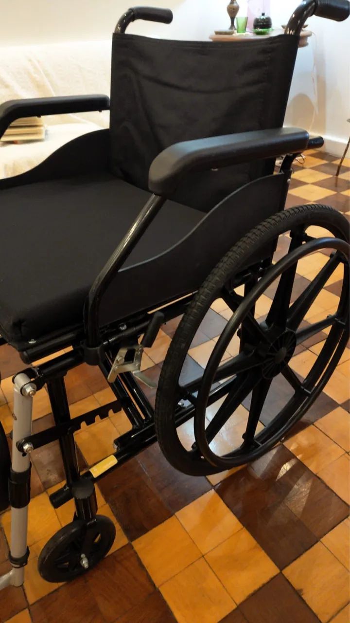 Cadeira de rodas  plus 130kg elevação  de pernas  - Foto 4