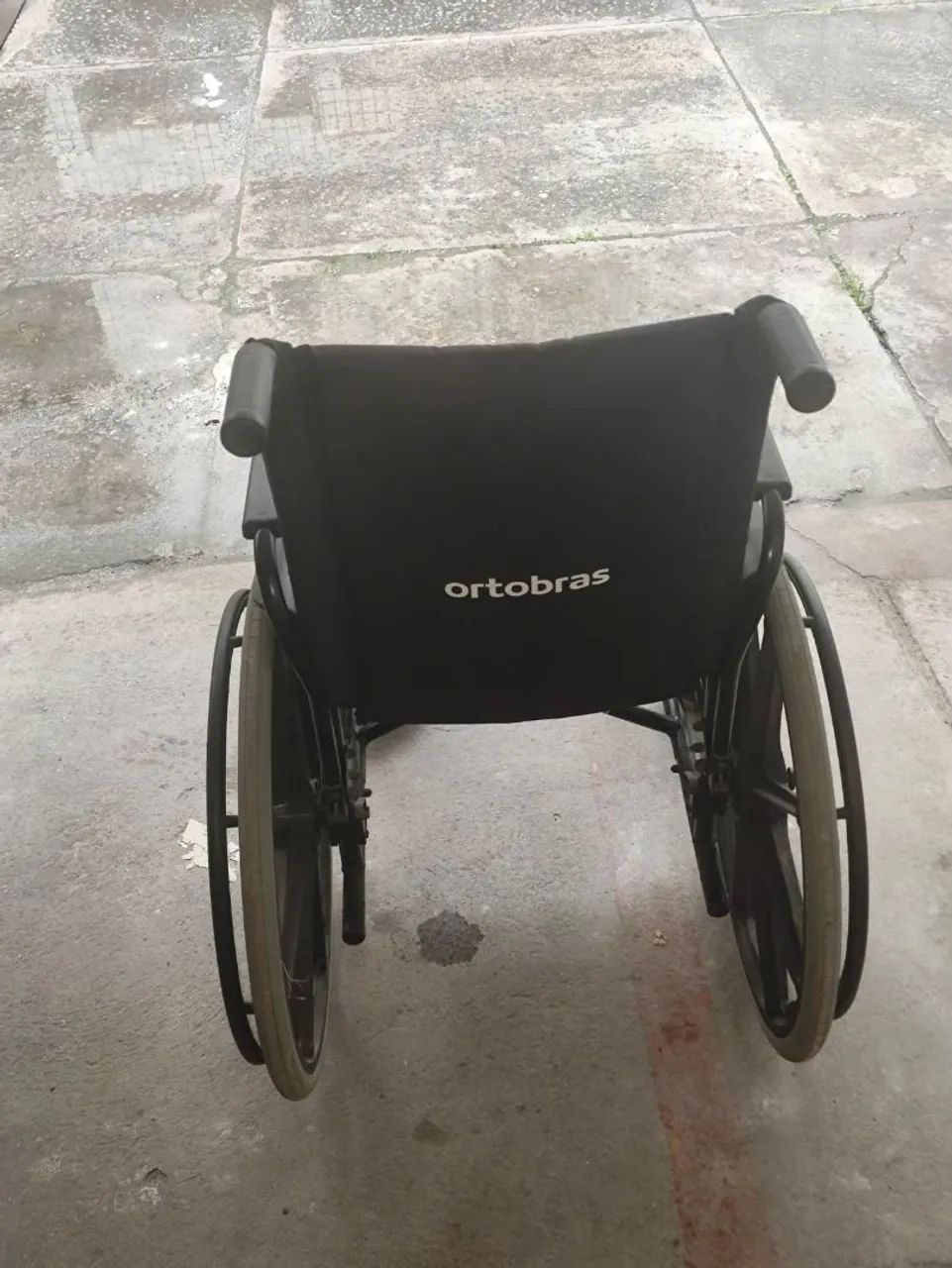 CADEIRA DE RODAS DE QUALIDADE SEMI-NOVA