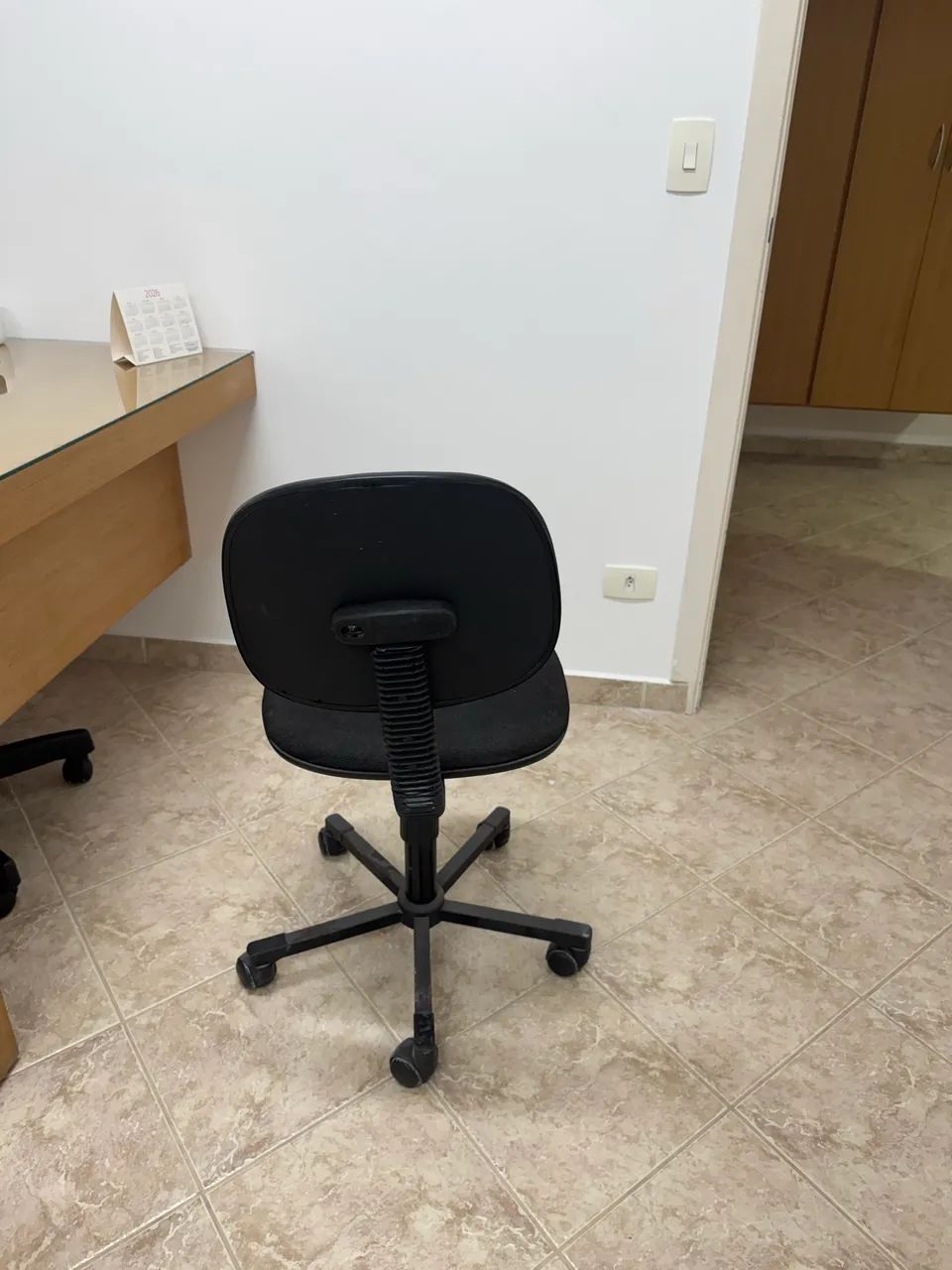 Cadeira de escritório antiga - Foto 3