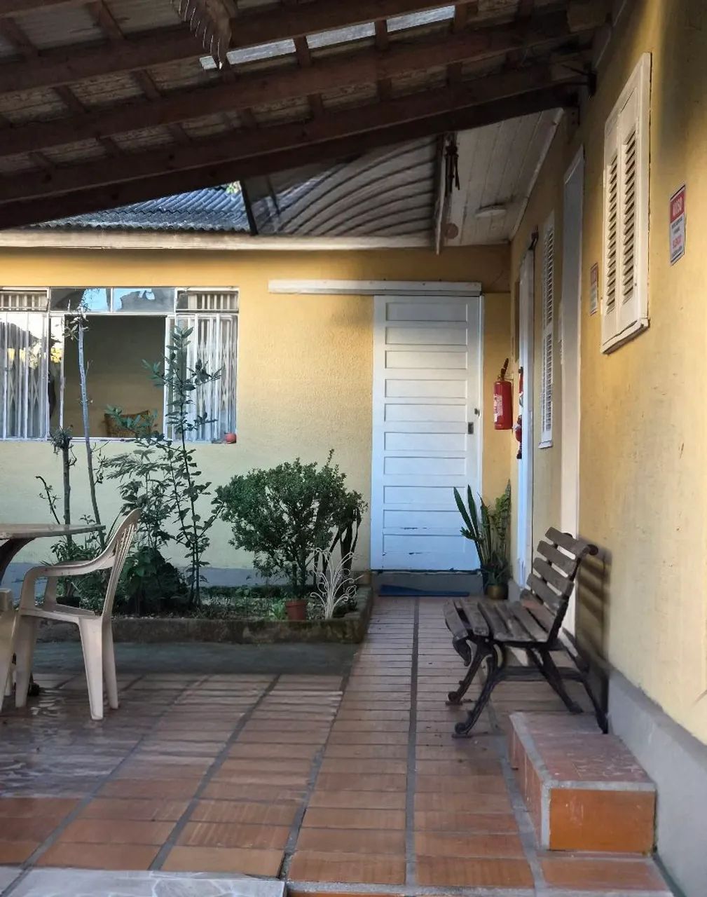 Kitinet no Batel com luz, água, taxas e Internet incluidos  - Foto 3