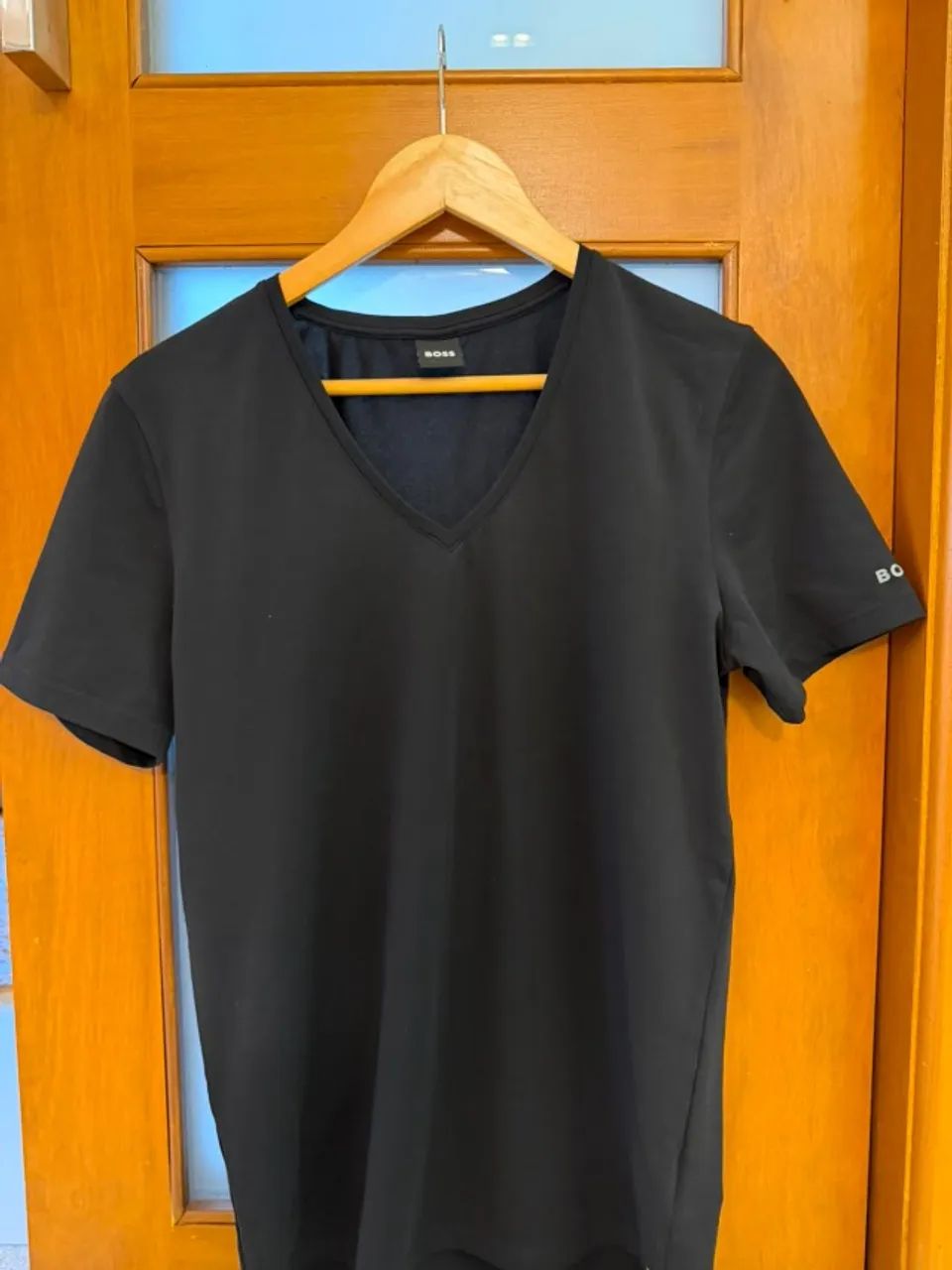 Camisa Boss Gola em V Original