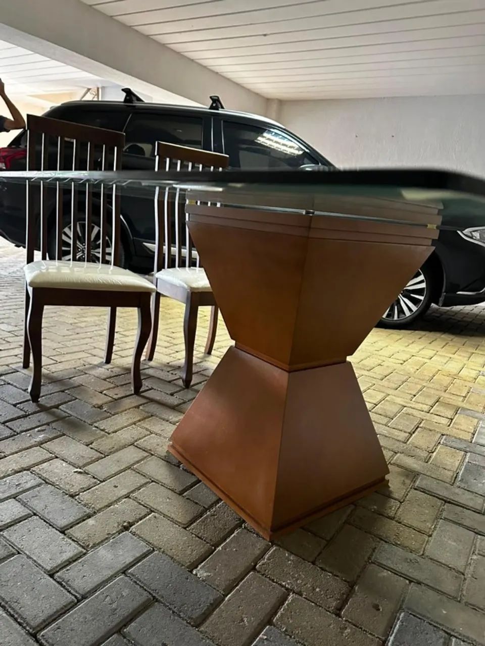 MESA DE JANTAR COM 8 CADEIRAS EM EXCELENTE ESTADO - Foto 4