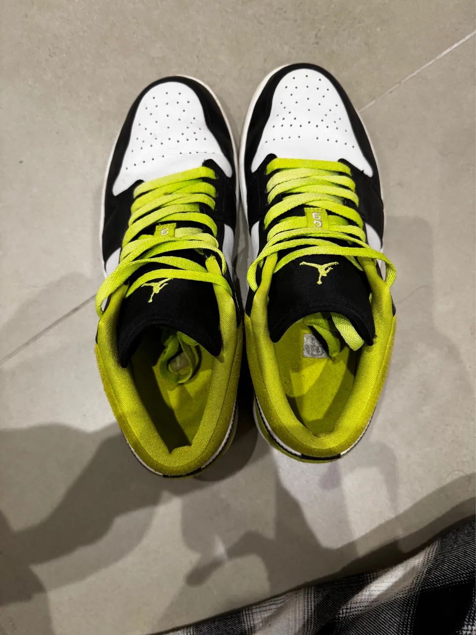 Nike Air Jordan Low Black Cyber  - Foto 4