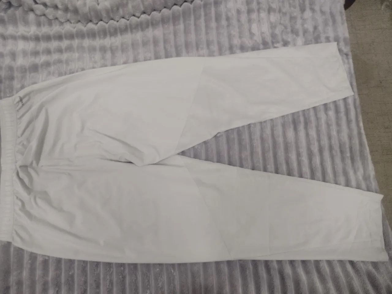 Calça Adidas original tamanho G - Foto 4