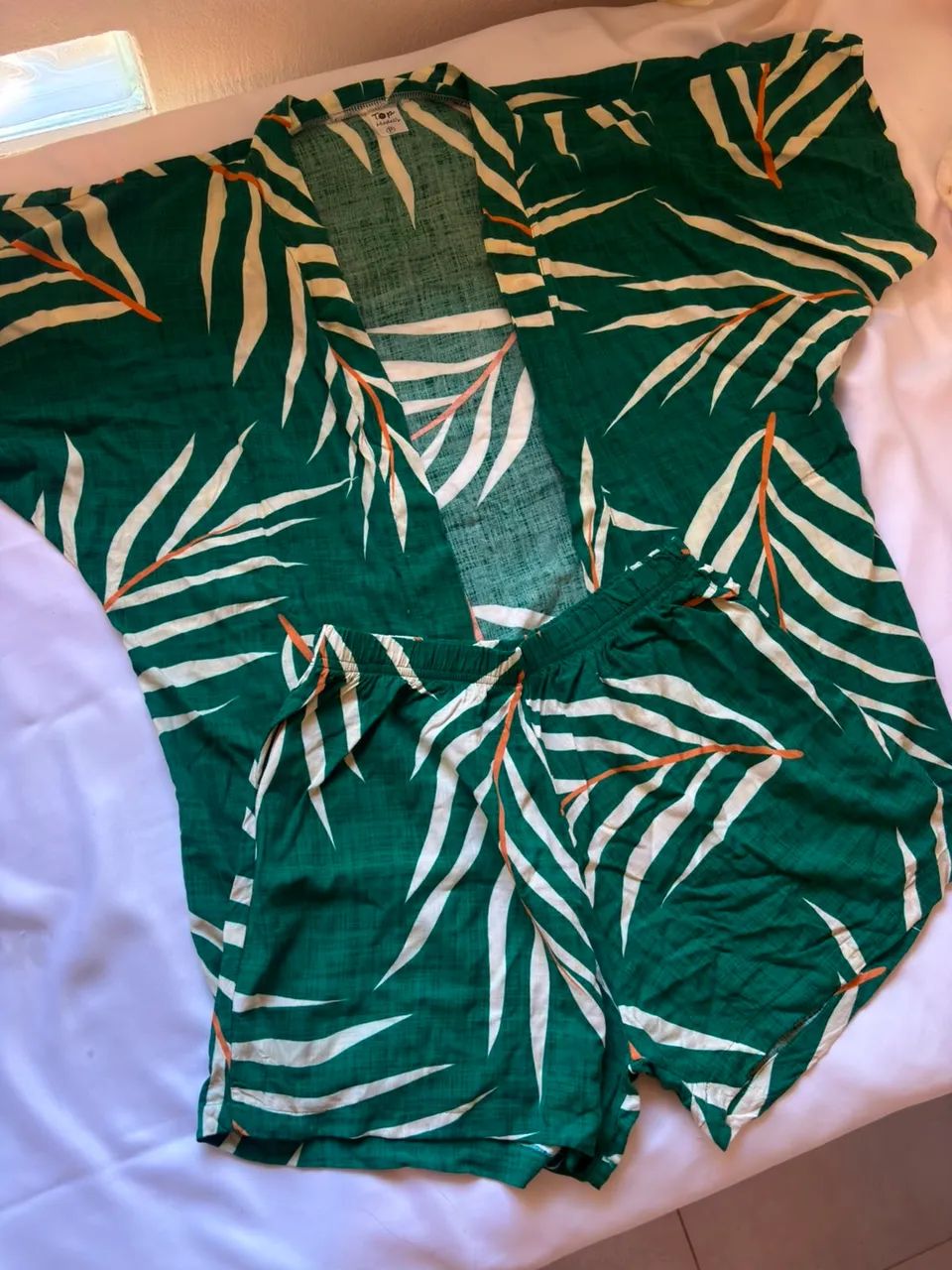 Conjunto de short e kimono verde estampados - Foto 3