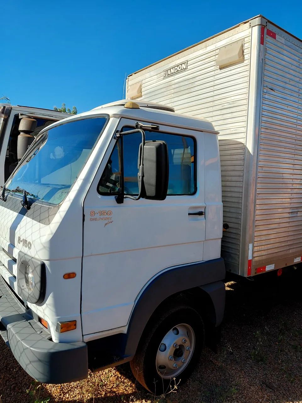 VW 8150 Baú  - Foto 3