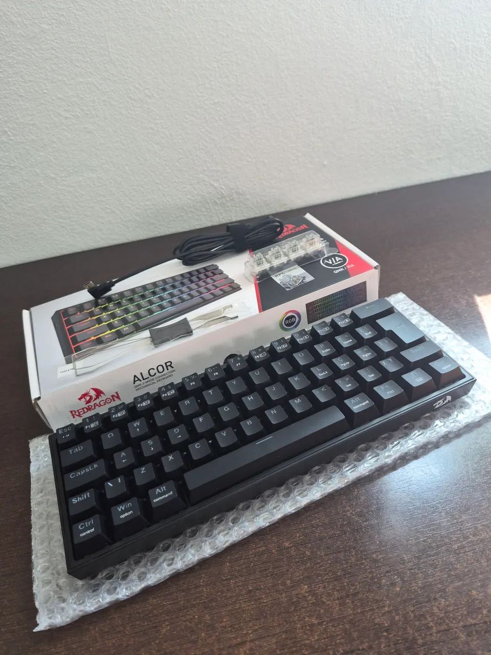 Teclado Mecânico Sem Fio Redragon Alcor 60%