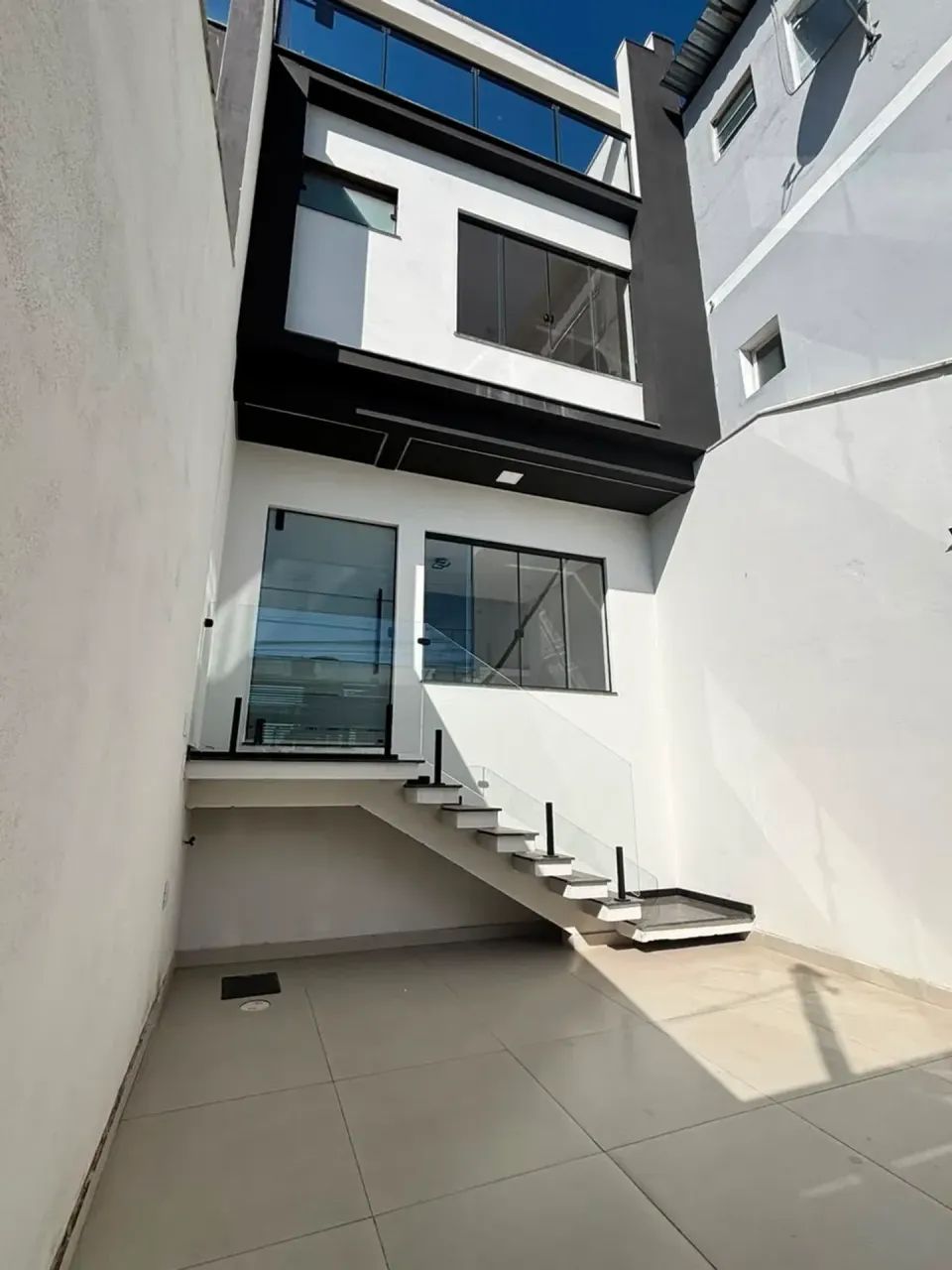 Casa geminada a venda região central