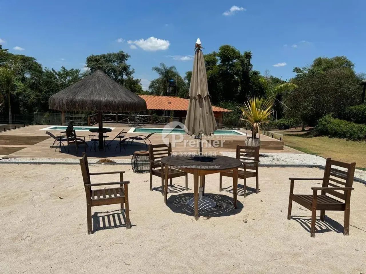 Sitio de Lazer com Tres Dormitorios e Ampla Area Verde em Indaiatuba