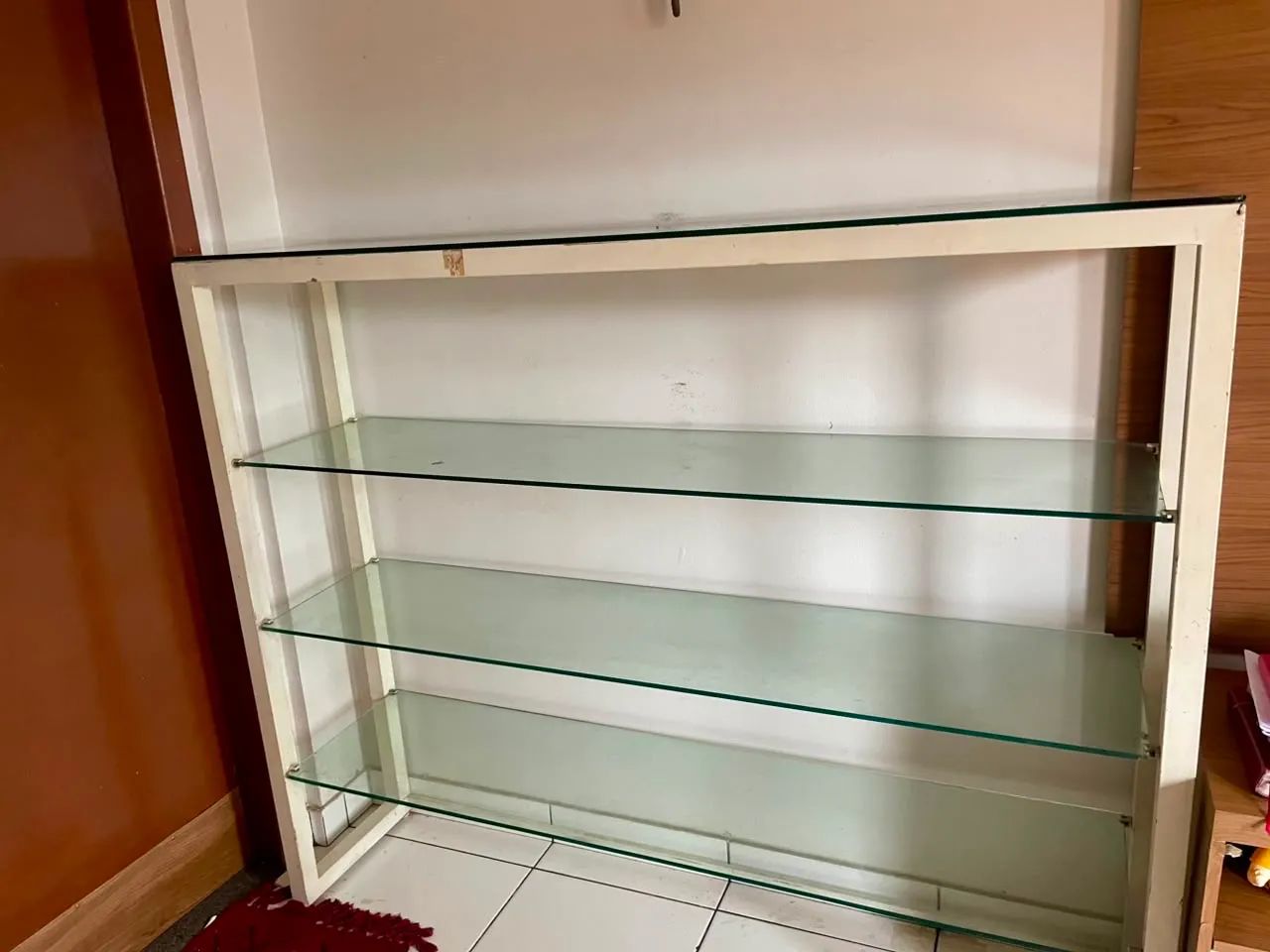 Expositor de Ferro com Prateleiras de Vidro - R$ 250 - Foto 2