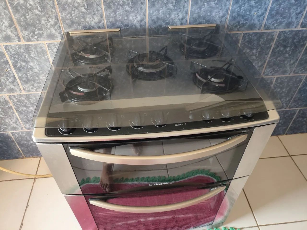 Vendo fogão dois fornos semi novo - Foto 4