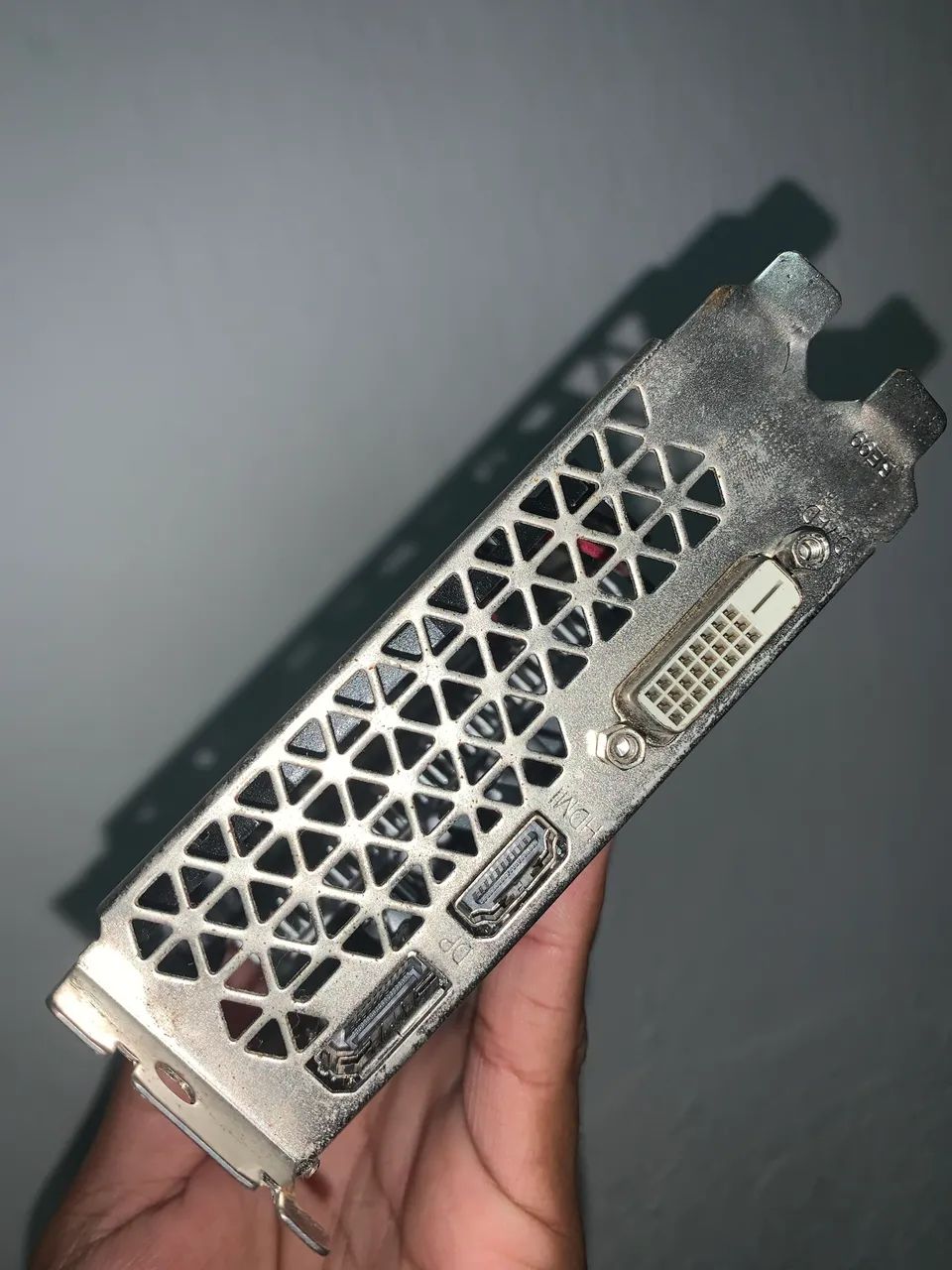 RX560 Radeon 4GB DRR5 - Foto 2