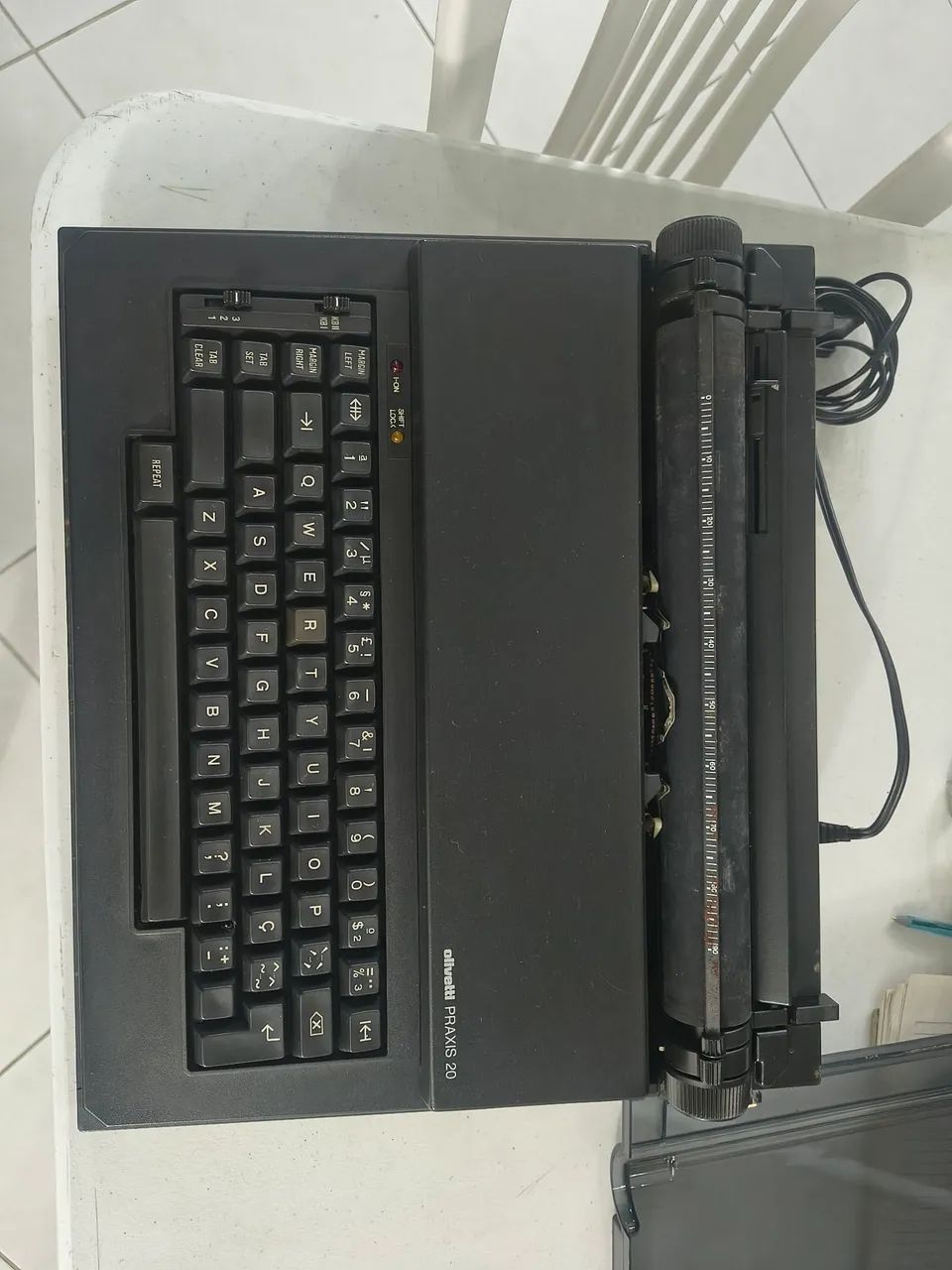 Máquina de escrever Olivet praxis 20 