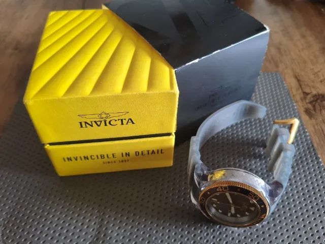 Invicta 32335 Pro Diver - 51.5mm transparence com cinza e dourado