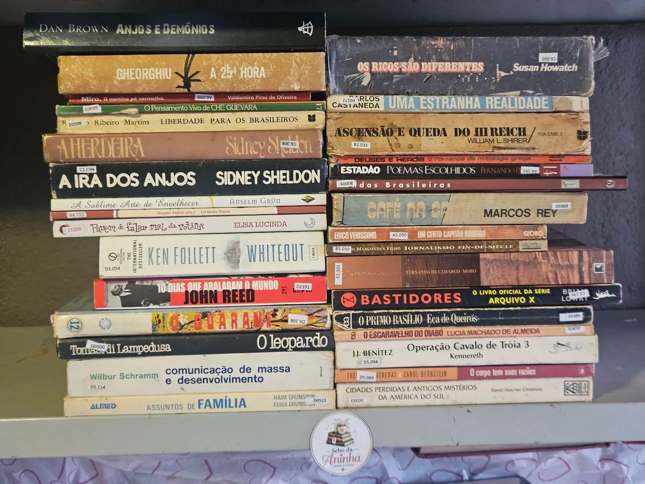 Lote com 30 livros 