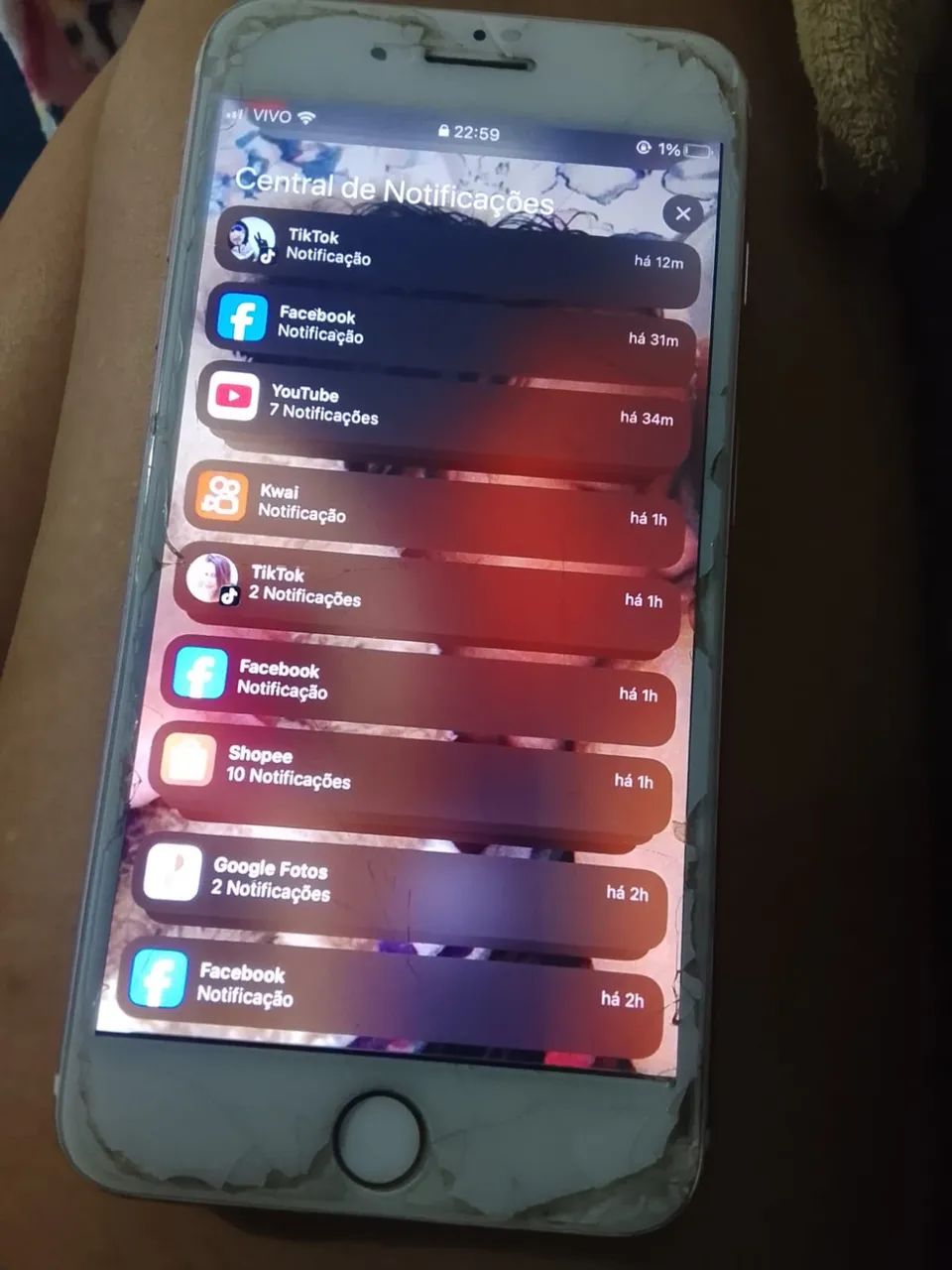 iPhone 7plus com um trinco embaixo célula todo ok  - Foto 4