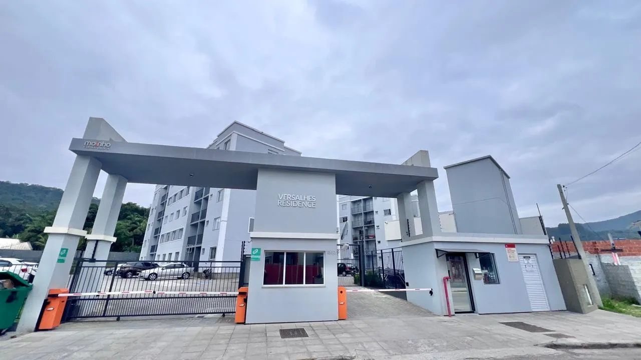 Apartamento em Fundos - Biguaçu