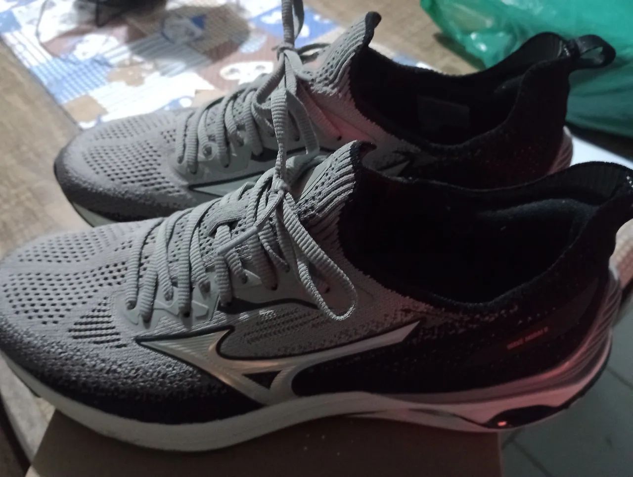 Tênis Mizuno top original número 42 usei duas vezes  - Foto 4