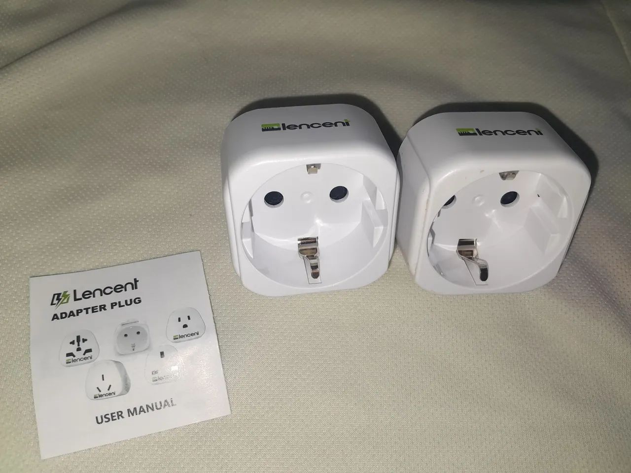 Dois adaptador de Tomada europeu/Schuko.