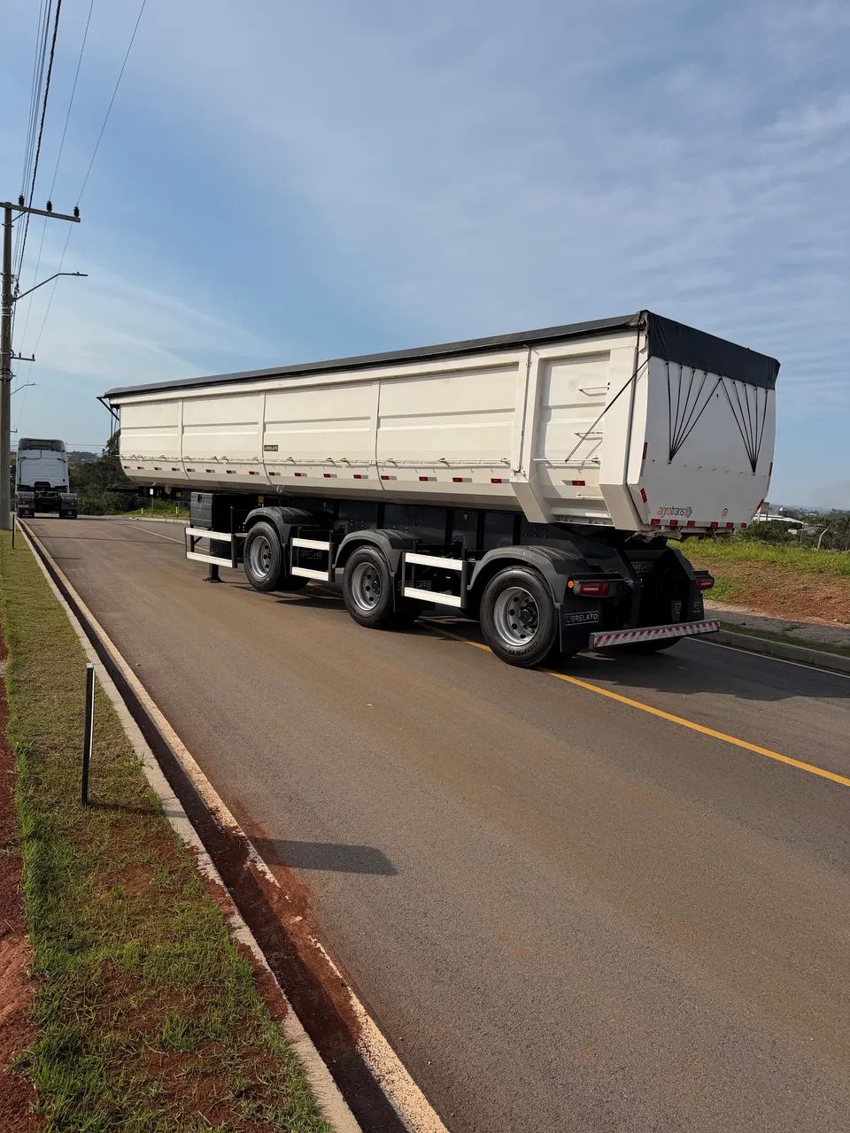 Zerada e pronta para trabalhar caçamba vanderleia Librelato único dono  - Foto 2