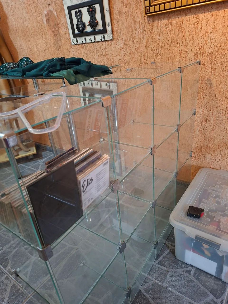 Móveis e  equipamentos para loja de roupas e variedades. - Foto 4
