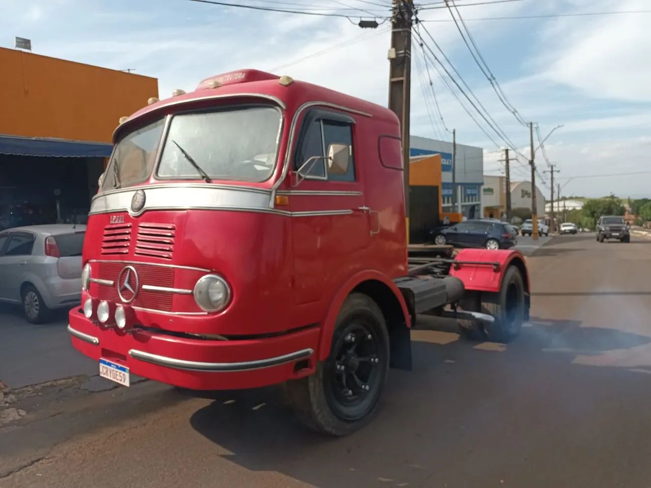 Caminhão Mercedes-Benz LP 321 Cara Chata 1966 