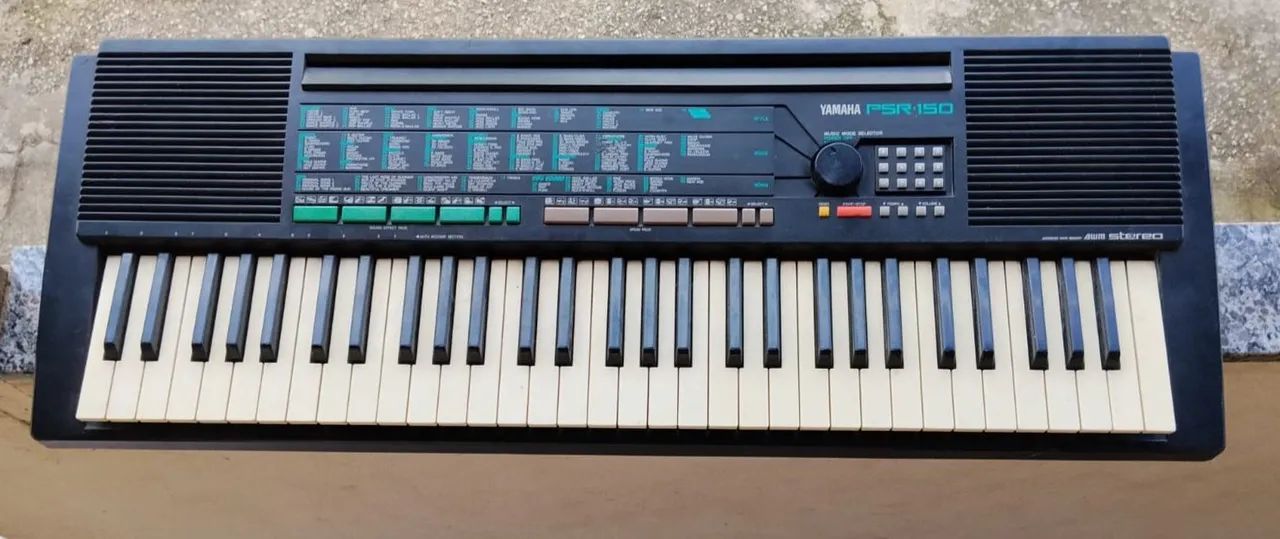 Teclado Yamaha PSR 150 sem funcionamento 