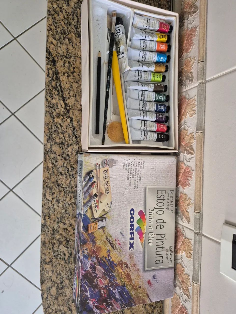 Kit de pintura com cavalete, 5 telas e estojo de pintura - Foto 3