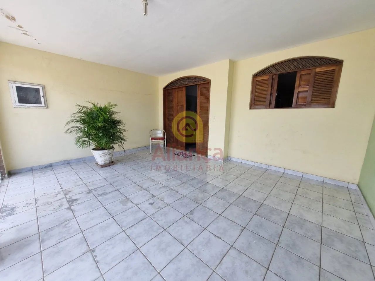 CASA A VENDA NO BAIRRO DAS QUINTAS