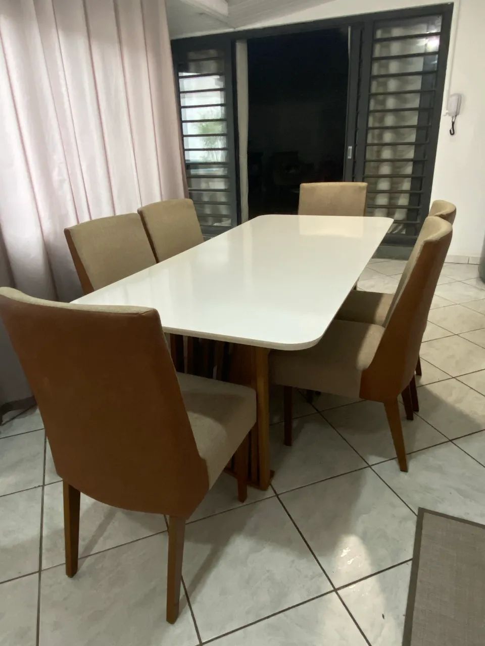 Mesa com 6 cadeiras  - Foto 3