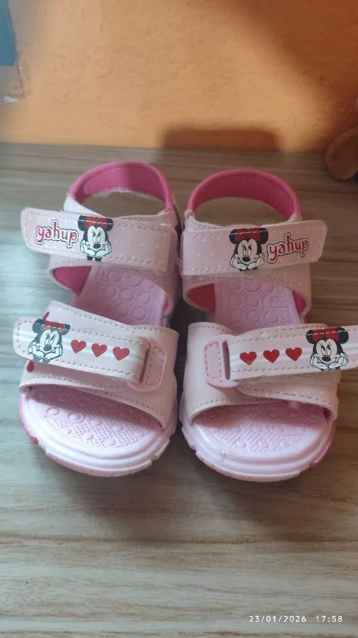 Sandália infantil número 22,usei poucas vezes 