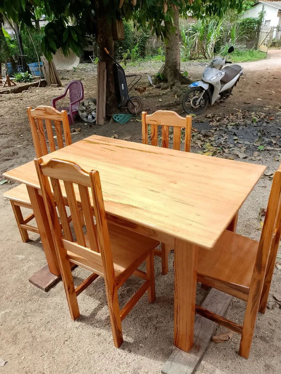 Mesa de muracatiara de 4 cadeiras 