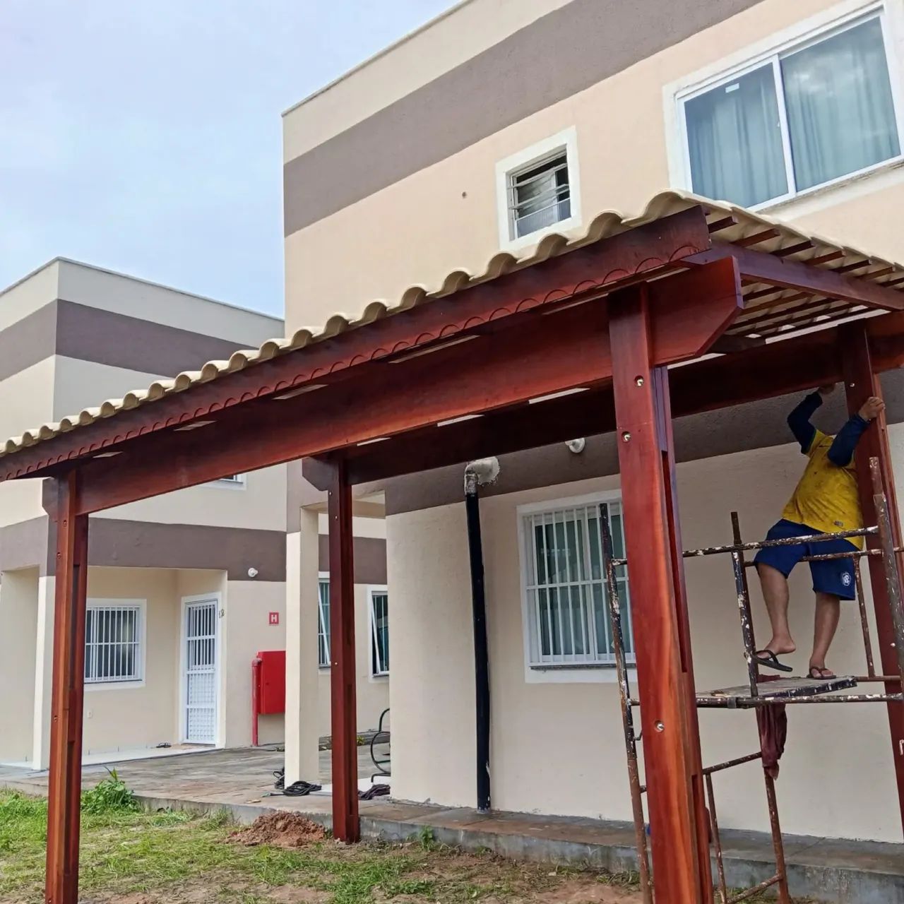 Coberta 5x3  com telhas americana marfim  - Foto 5