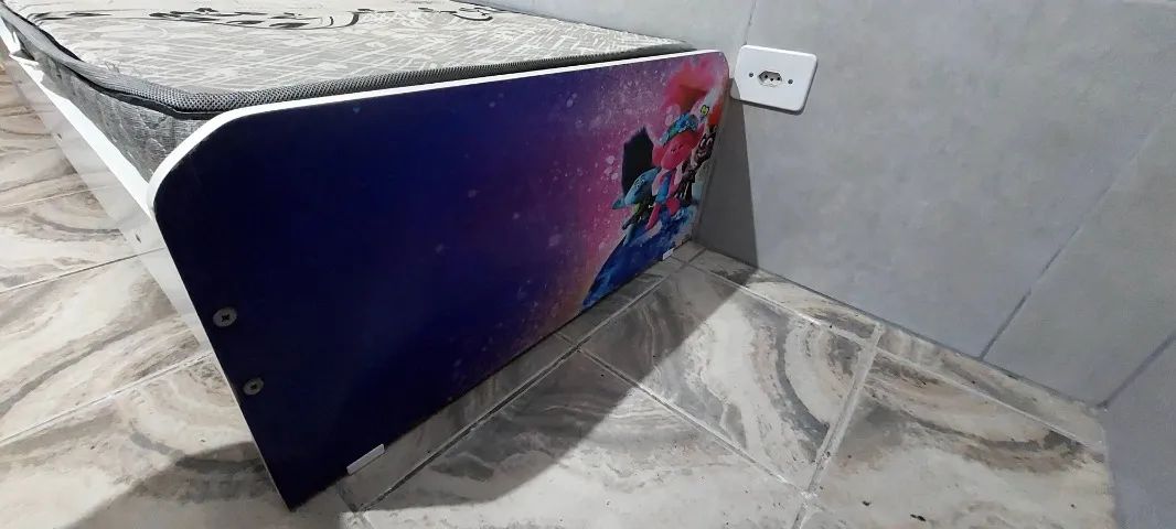 Cama Infantil com Colchão - Trolls  - Foto 3